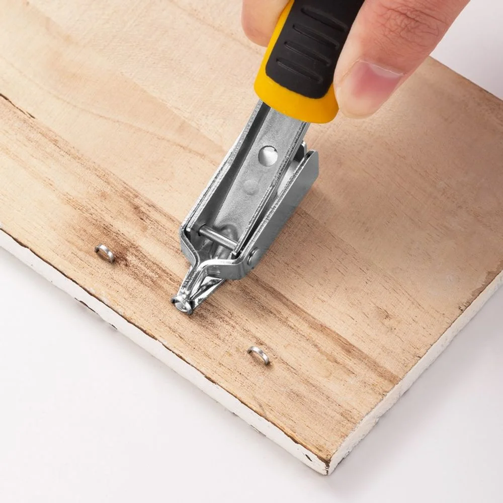 Степлер мебельный Deli DL238105 с набором скоб + антистеплер 