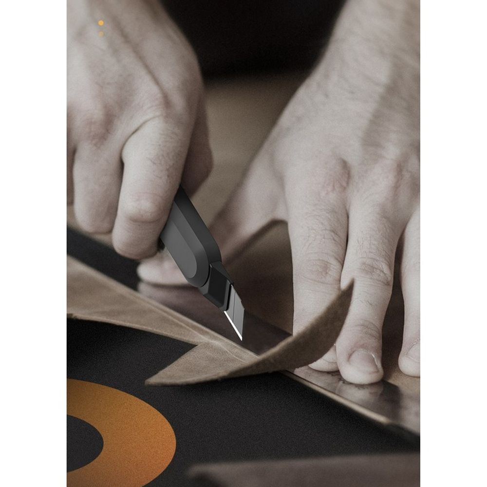 Нож технический 9 мм Home Series Black Deli HT4009 корпус из высококачественного софттач пластика