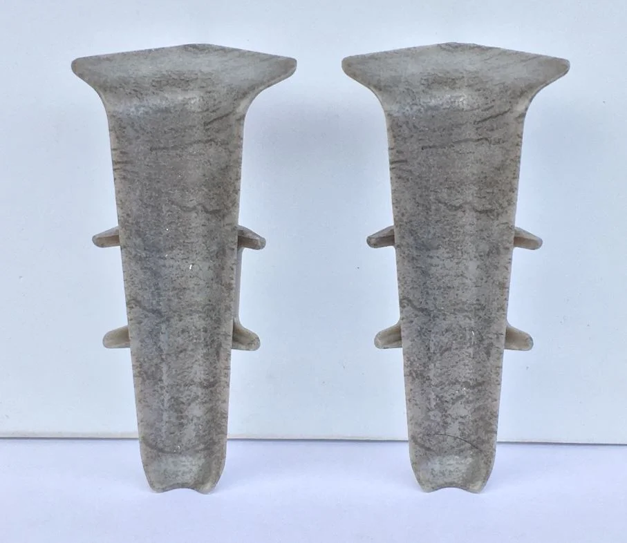 Угол внутренний для плинтуса 70мм "Деконика", 548 Лофт серый (2шт. флоуп.)